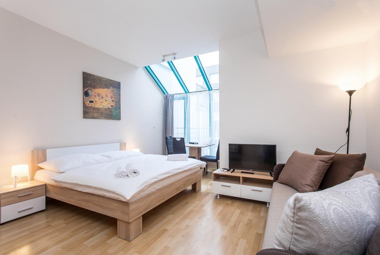 Terrace Hotel Prága Kültér fotó