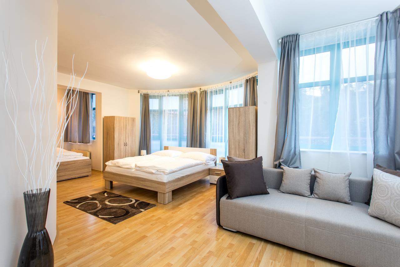 Terrace Hotel Prága Kültér fotó